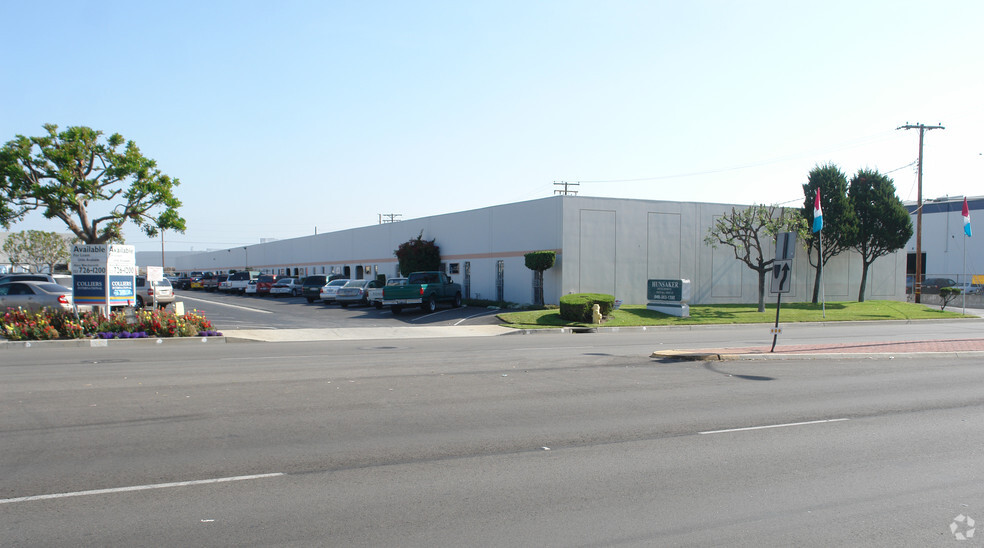 13535-13543 Alondra Blvd, Santa Fe Springs, CA for lease - Primary Photo - Image 1 of 8