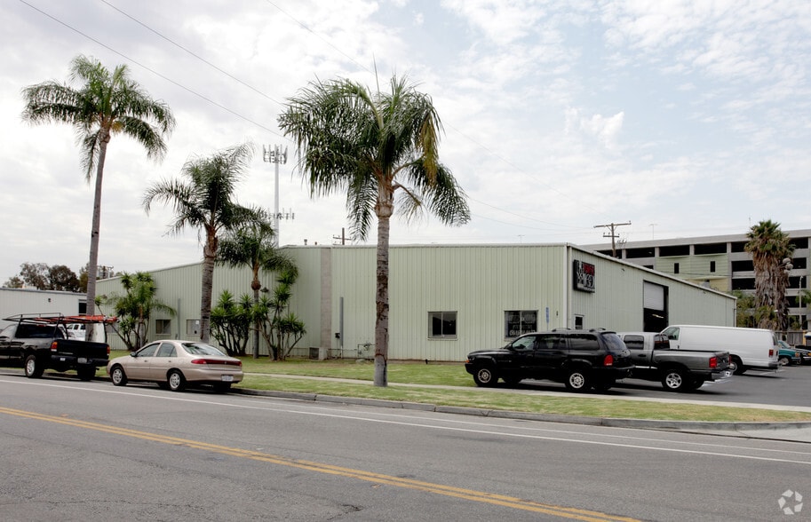 122 & 190 E Harrison St portfolio of 2 properties for sale on LoopNet.com - Primary Photo - Image 2 of 2