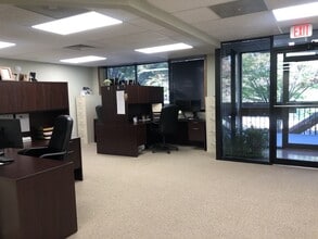 1860 Charter Ln, Lancaster, PA for lease Interior Photo- Image 2 of 14