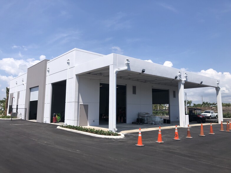 Industrial in Boynton Beach, FL for lease - Building Photo - Image 3 of 6