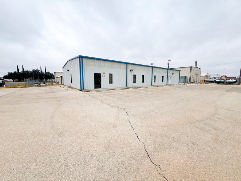 901 W 3rd St, Odessa, TX for sale - Building Photo - Image 1 of 28