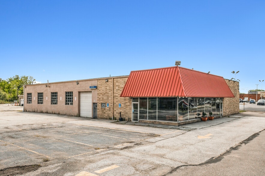 1633 Pearl Rd, Brunswick, OH for sale - Building Photo - Image 1 of 10