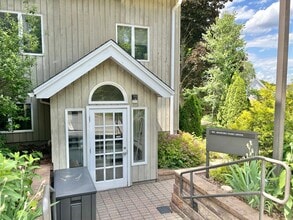 46 W Avon Rd, Avon, CT for lease Building Photo- Image 1 of 15