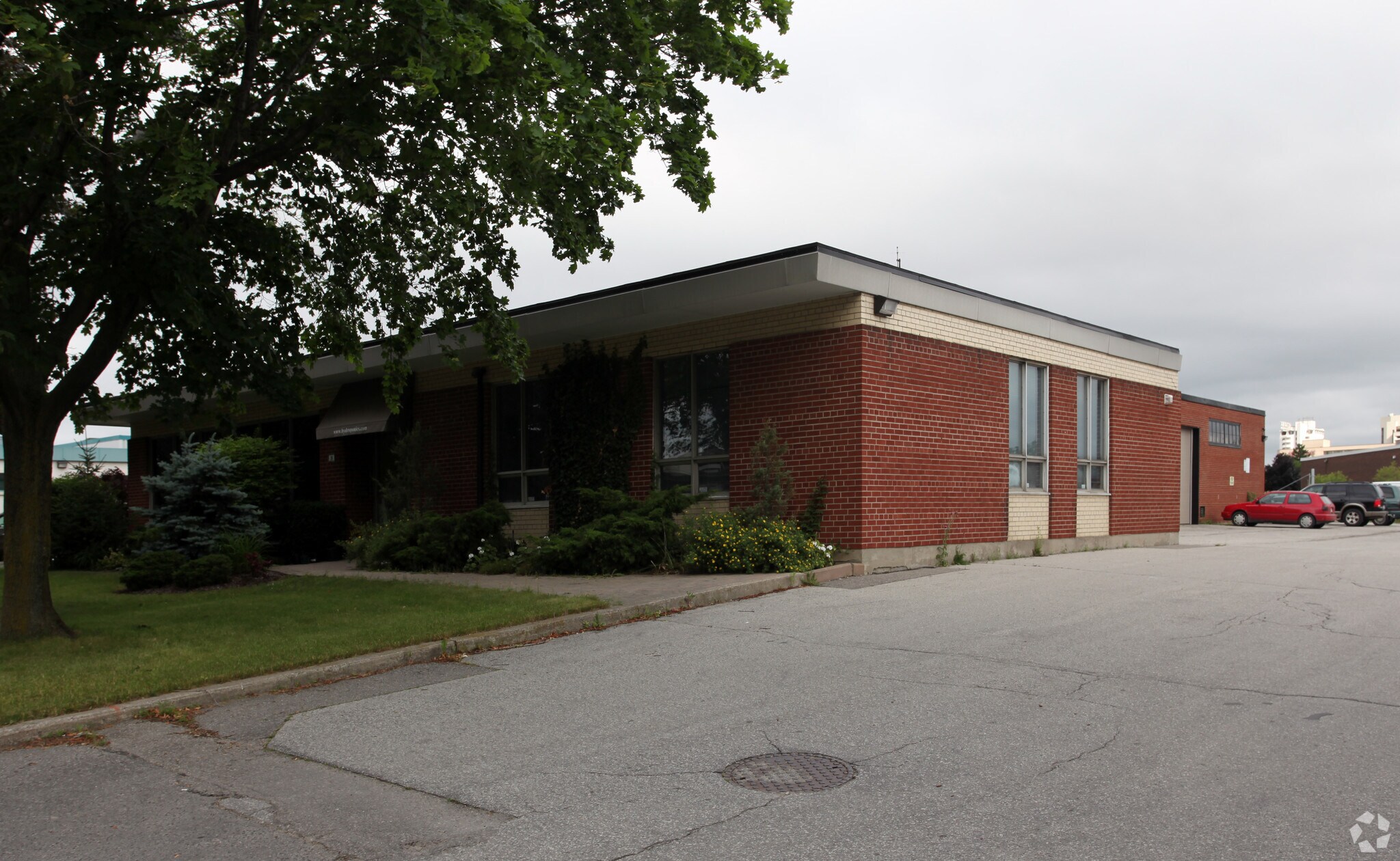 26 Meteor Dr, Toronto, ON for sale Primary Photo- Image 1 of 1