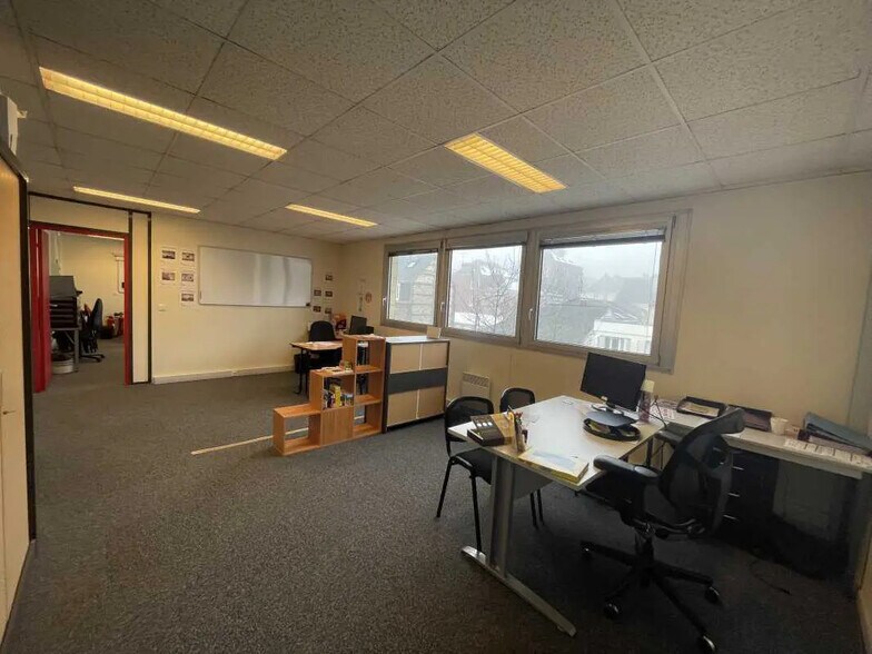 Office in Rouen for sale - Interior Photo - Image 2 of 9