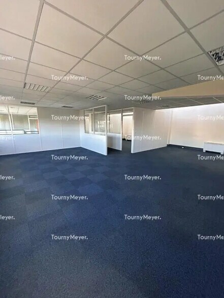Office in Toulouse for lease - Interior Photo - Image 2 of 5