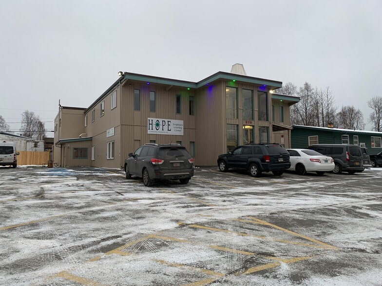 570 W 53rd Ave, Anchorage, AK 99518