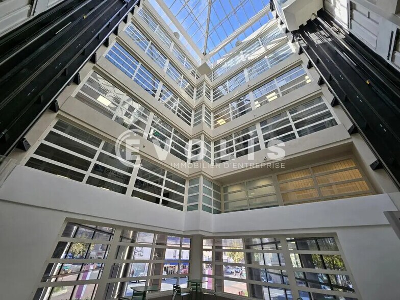 Office in Sceaux for lease - Building Photo - Image 1 of 31