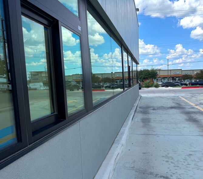 12360 Farm to Market Road 1957, San Antonio, TX for lease - Building Photo - Image 2 of 7