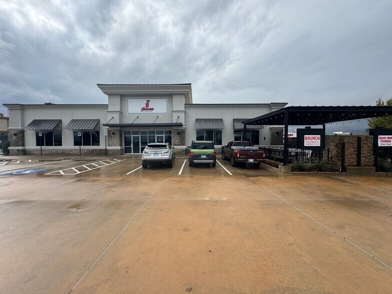 1700 Shedeck Pky, Yukon, OK for sale - Building Photo - Image 1 of 1