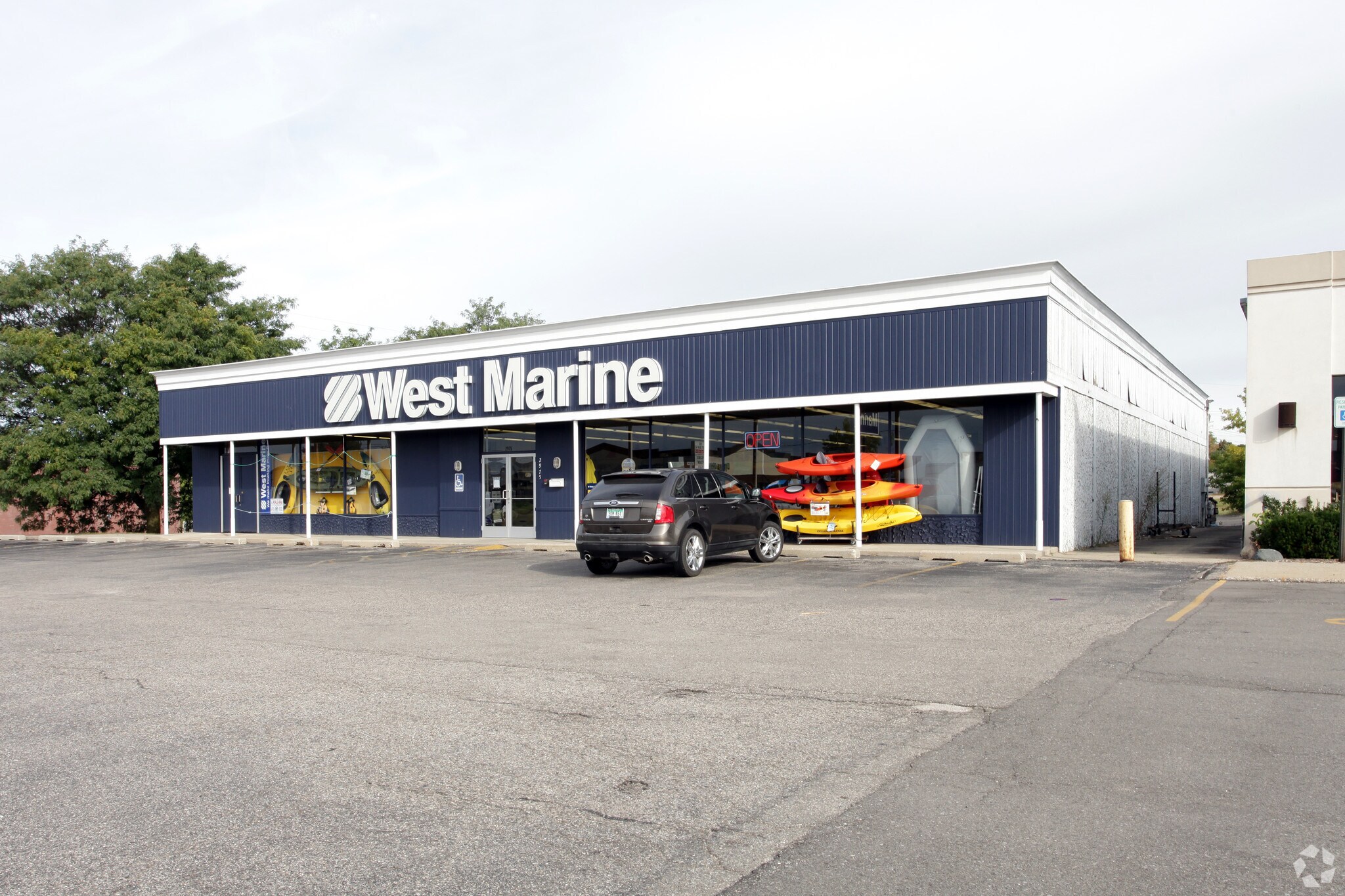 2975 28th St SE, Grand Rapids, MI for sale Primary Photo- Image 1 of 1