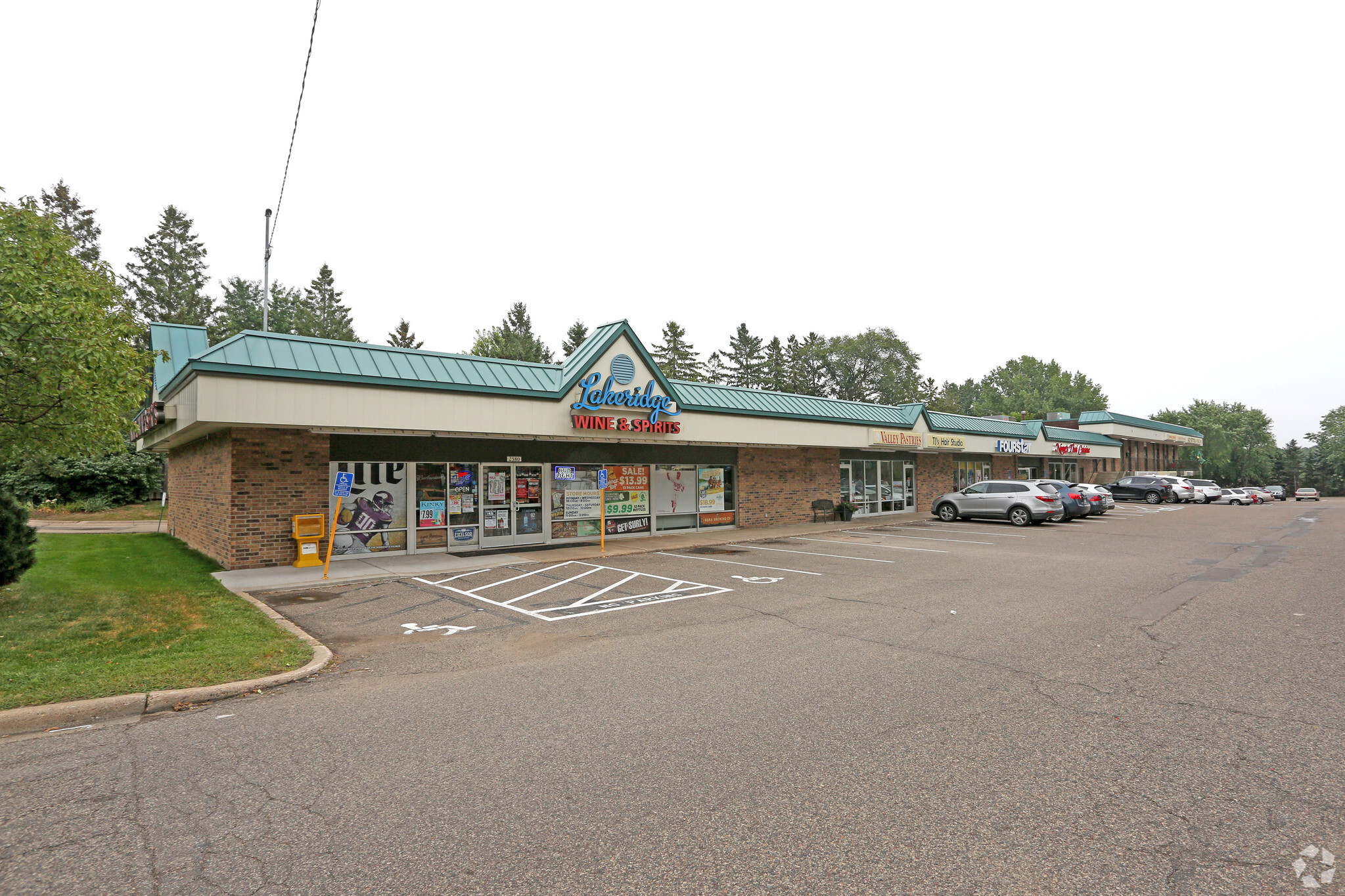 2504-2580 Hillsboro Ave N, Golden Valley, MN for sale Primary Photo- Image 1 of 1