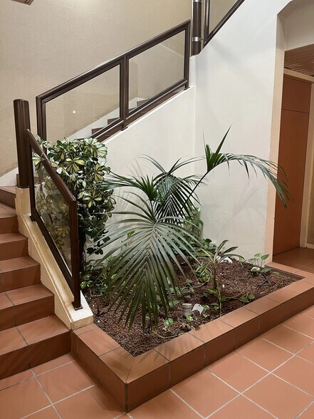 Office in Bruges for lease - Lobby - Image 2 of 9