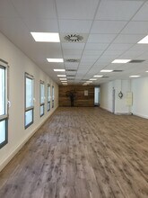 Rue Sainte Barbe, Marseille for lease Interior Photo- Image 2 of 4