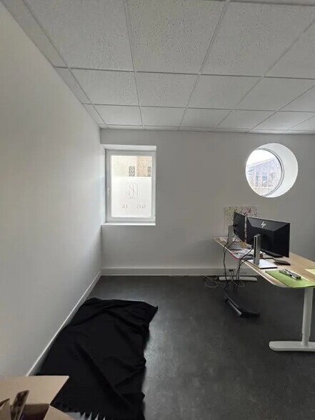 Office in Bruges for lease - Interior Photo - Image 2 of 6