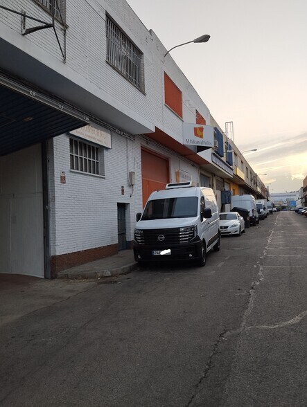 Calle Impresores, 33, Getafe, Madrid for sale - Building Photo - Image 2 of 8