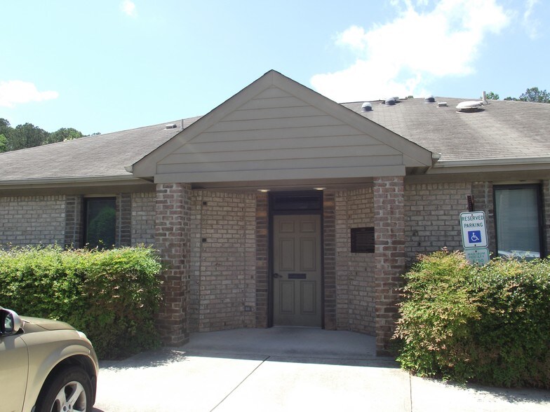 1250 SE Maynard Rd, Cary, NC 27511