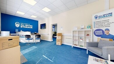 South Way, Portland for lease Interior Photo- Image 1 of 10