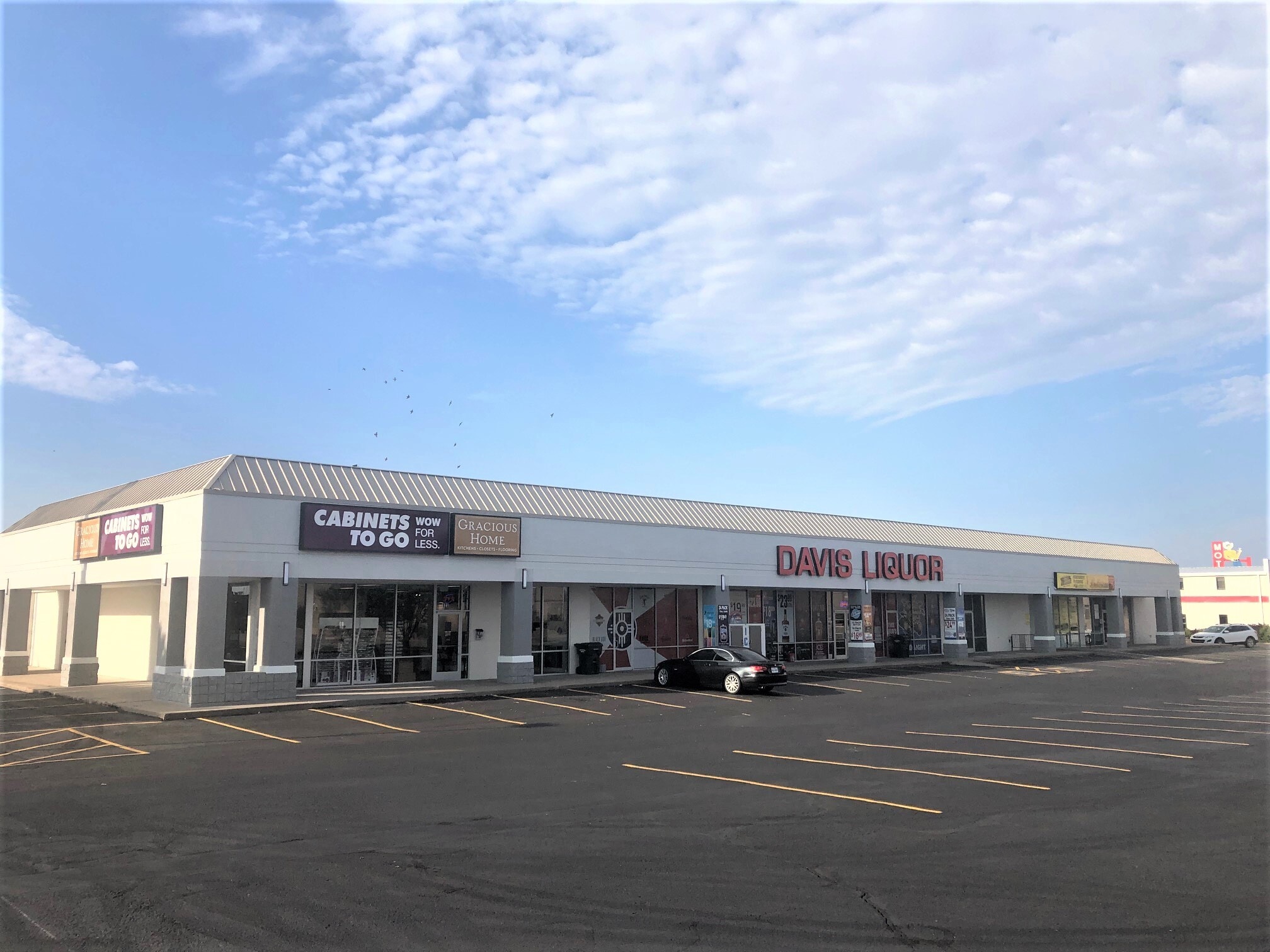 8909 W Kellogg Dr, Wichita, KS for lease Building Photo- Image 1 of 18
