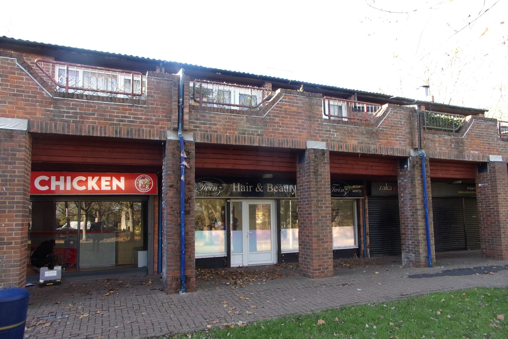7-9 Chalvedon Sq, Basildon for lease Building Photo- Image 1 of 6