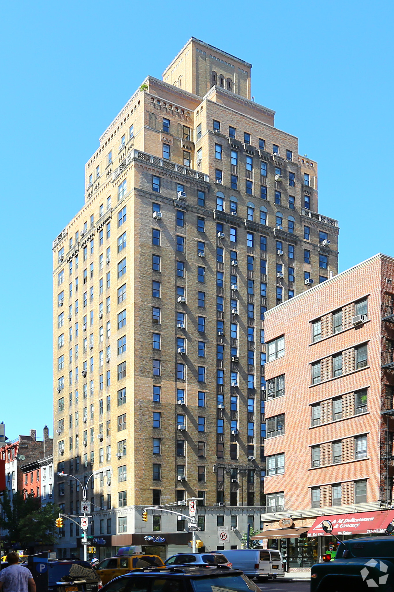 74 7th Ave, New York, NY for sale Primary Photo- Image 1 of 1