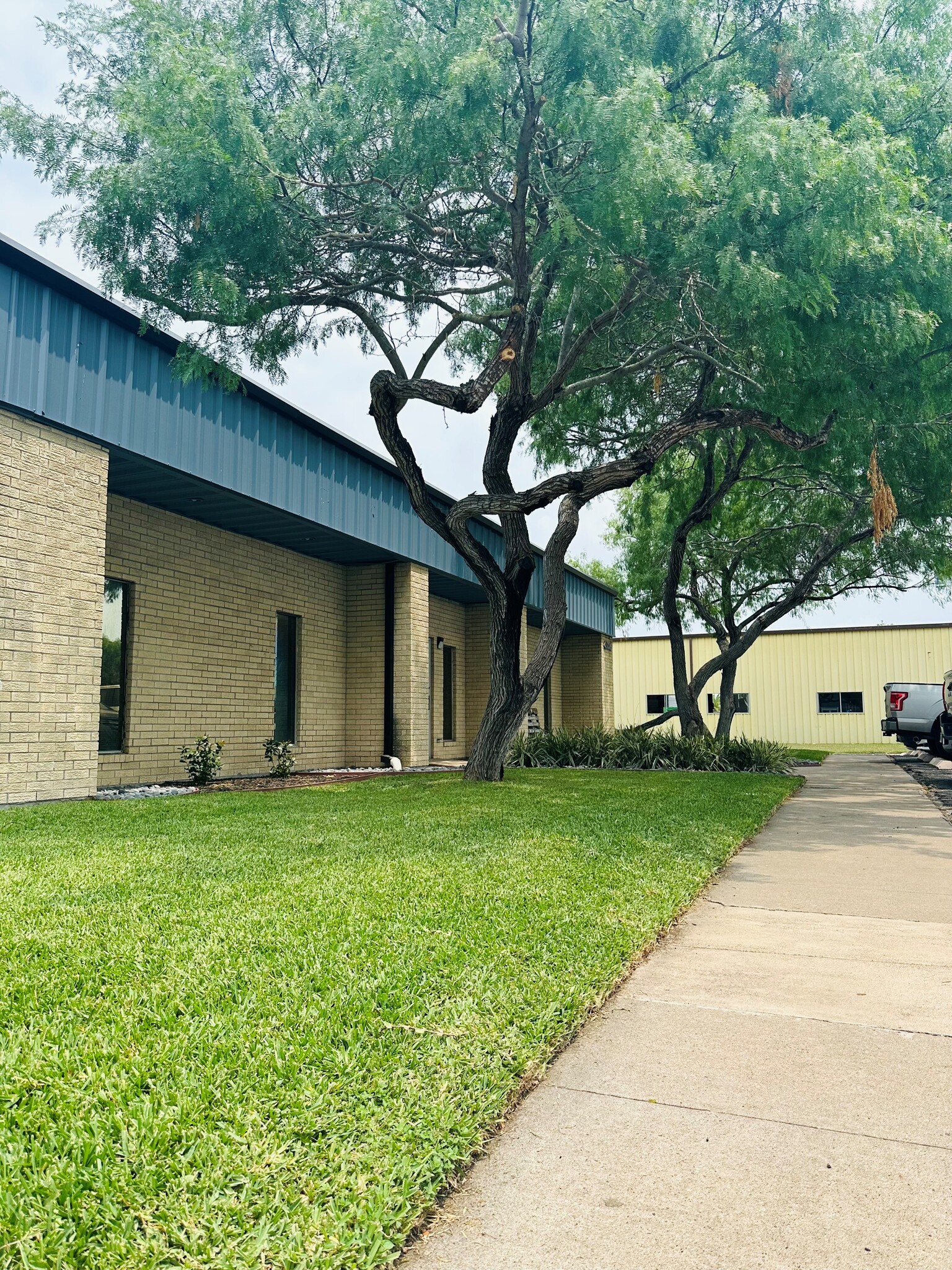 4506 Corona Dr, Corpus Christi, TX for lease Building Photo- Image 1 of 4