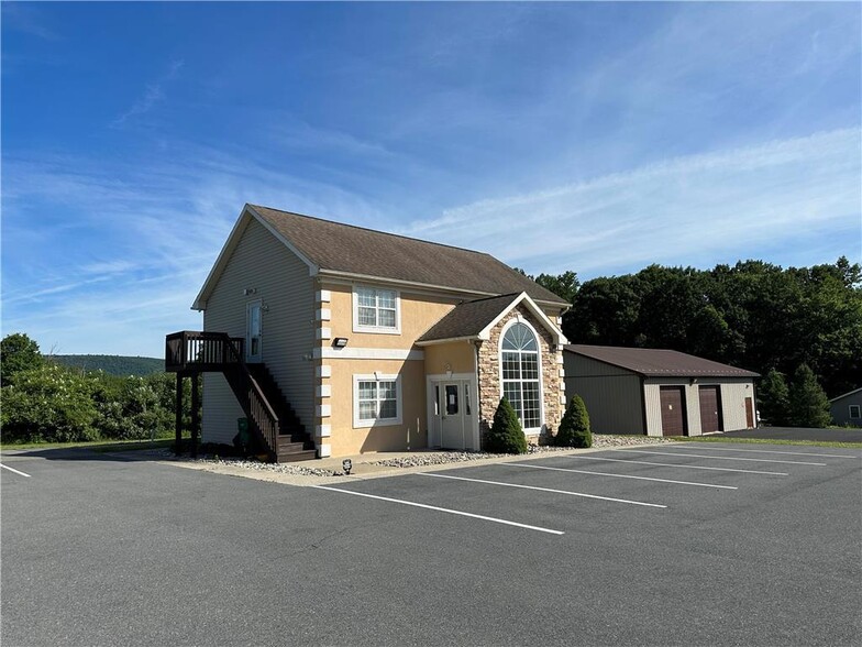 196 W Moorestown Rd, Wind Gap, PA for lease - Building Photo - Image 2 of 12