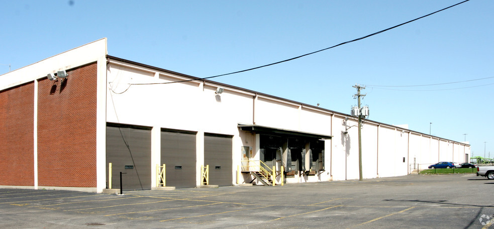 10800 Ford Rd, Dearborn, MI for lease - Building Photo - Image 3 of 13