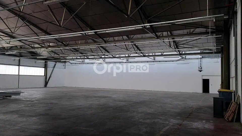 Office in Pau for lease - Building Photo - Image 3 of 10