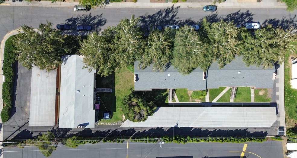 18 Unit Multi-Family Sale portfolio of 2 properties for sale on LoopNet.com - Building Photo - Image 2 of 12