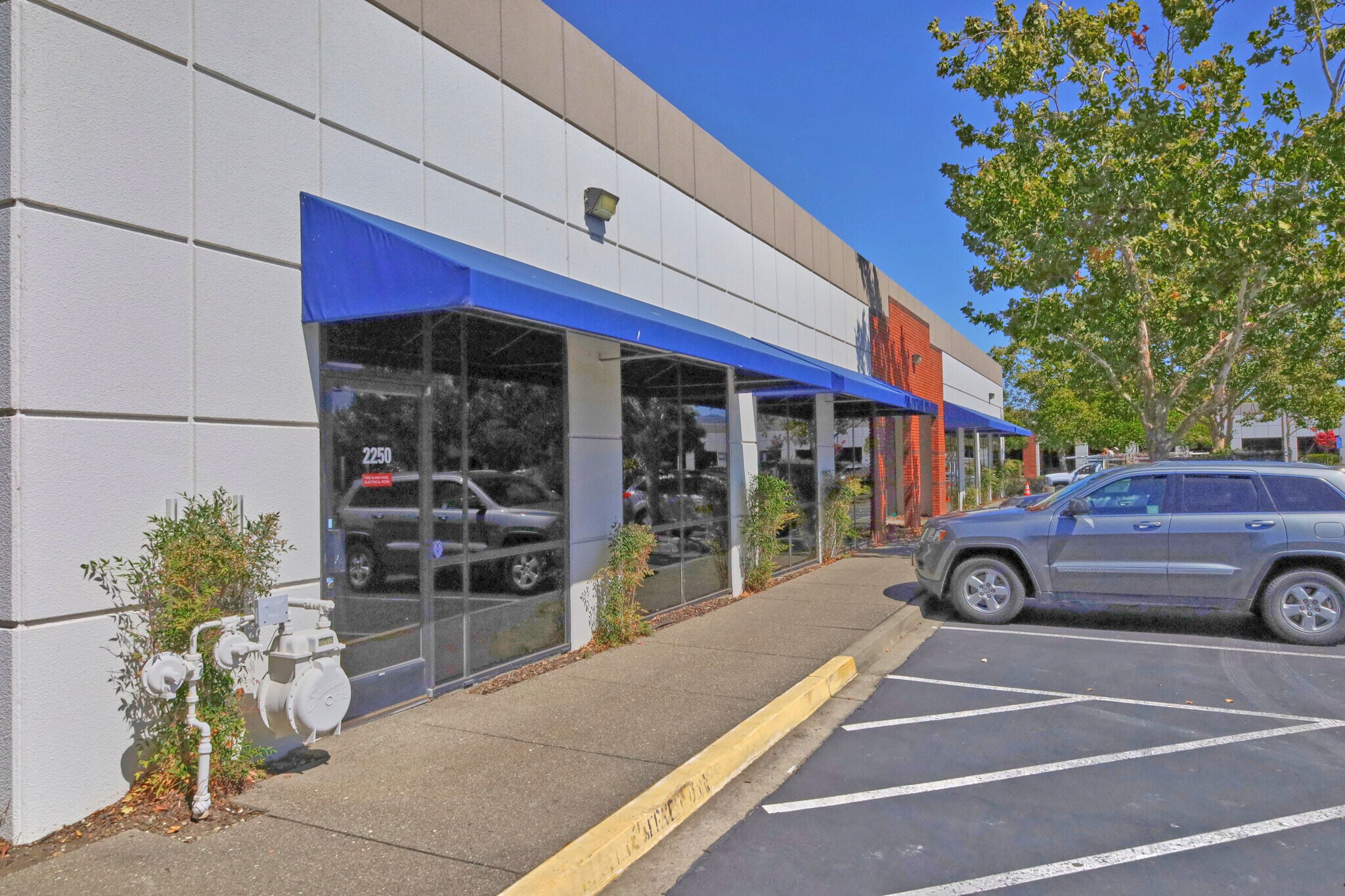 2290-2300 Northpoint Pky, Santa Rosa, CA for sale Primary Photo- Image 1 of 1