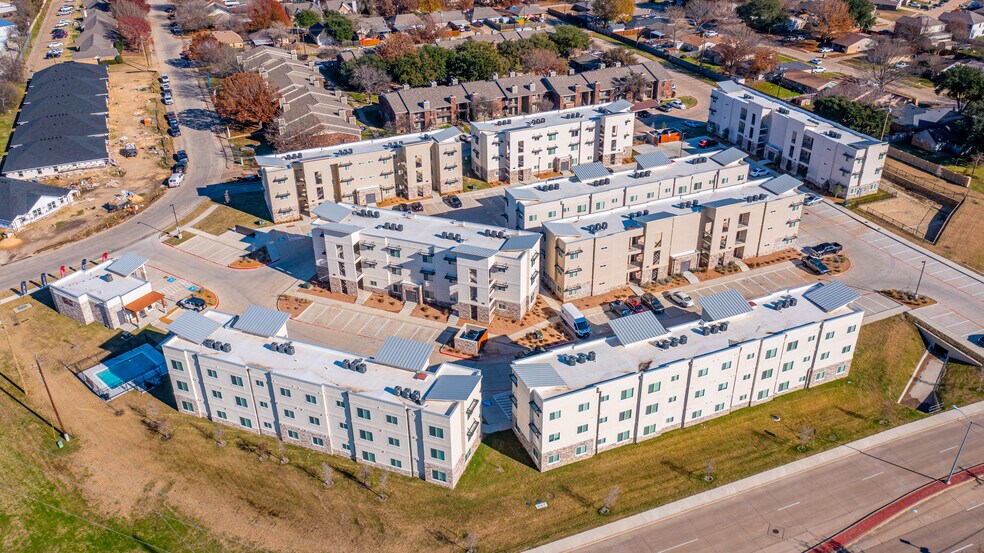 1101 Biloxi Dr, Ennis, TX 75119