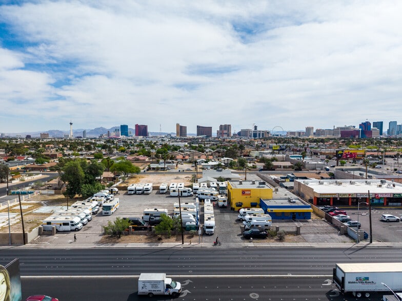3430 S Decatur Blvd, Las Vegas, NV for lease - Primary Photo - Image 1 of 17