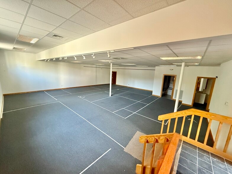 73 Main St S, Woodbury, CT for sale - Interior Photo - Image 2 of 62