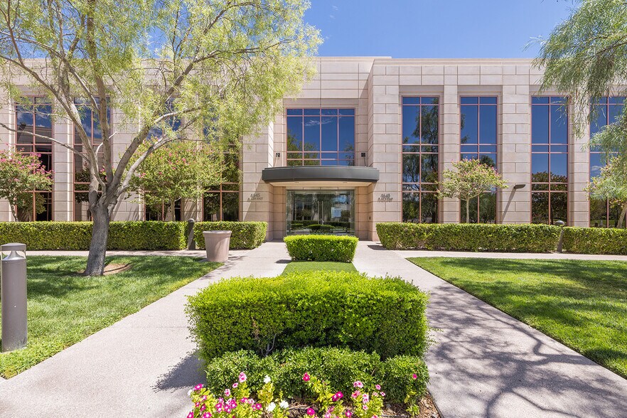 1635 Village Center Cir, Las Vegas, NV for lease - Building Photo - Image 2 of 14