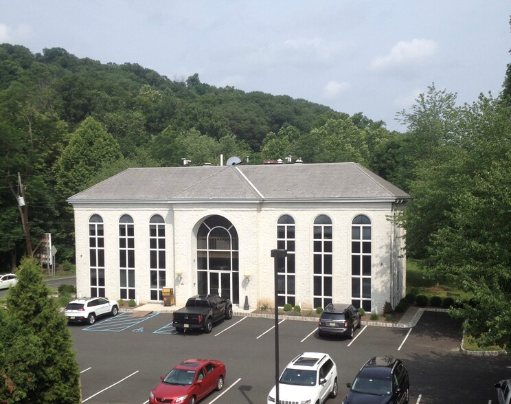 501 Watchung Ave, Watchung, NJ for lease - Building Photo - Image 2 of 6