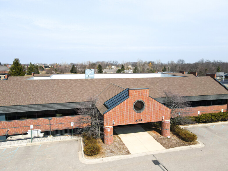 3235 Eagle Park Dr NE, Grand Rapids, MI for sale - Building Photo - Image 1 of 1