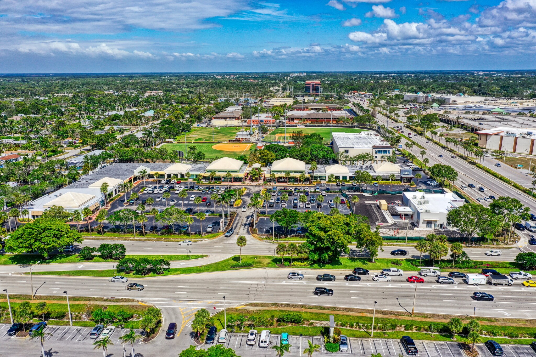 2100-2184 Tamiami Trl N, Naples, FL for lease Building Photo- Image 1 of 9