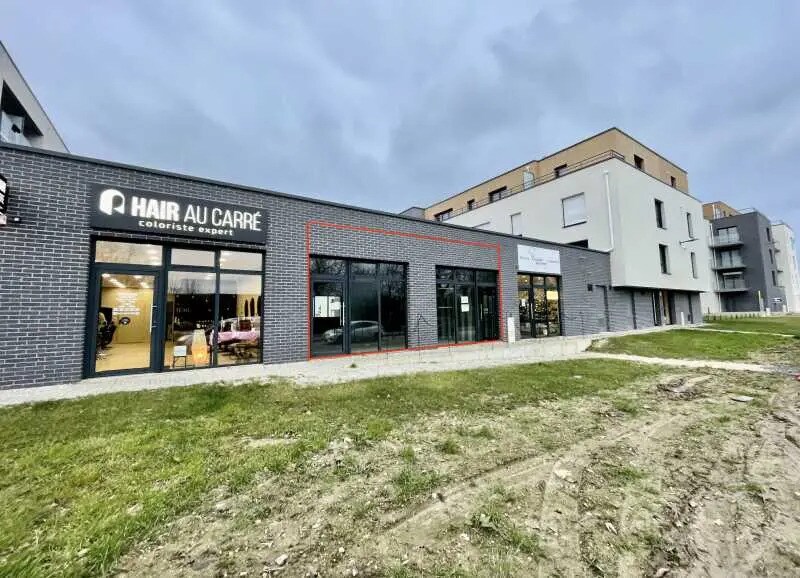 Retail in Bihorel for lease Building Photo- Image 1 of 3