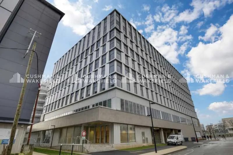 1 Rue Stephenson, Montigny-le-Bretonneux for lease - Building Photo - Image 3 of 3