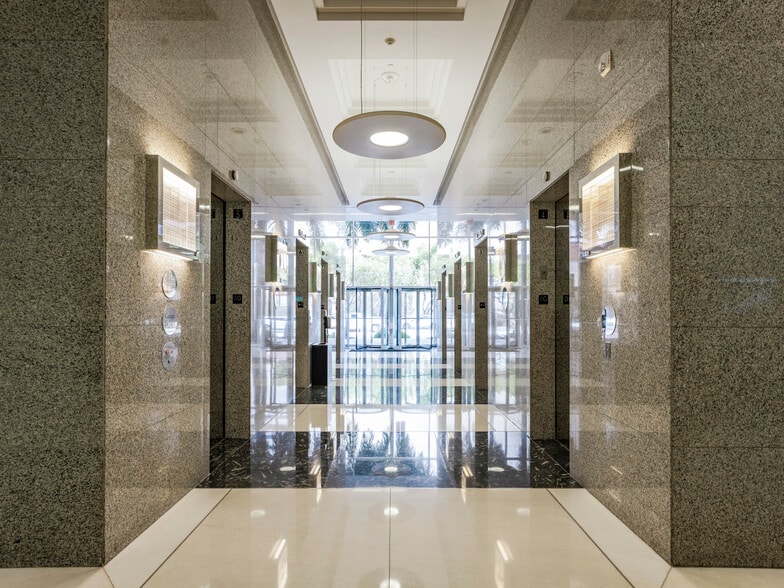 150 W Flagler St, Miami, FL for lease - Building Photo - Image 3 of 7