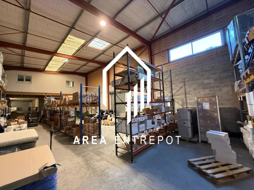 Flex in Aix-en-Provence for lease Interior Photo- Image 1 of 8