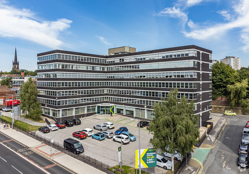 Wellington Rd N, Stockport for lease - Primary Photo - Image 1 of 5