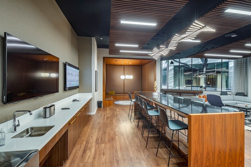 12750 Merit Dr, Dallas, TX for lease - Interior Photo - Image 3 of 15