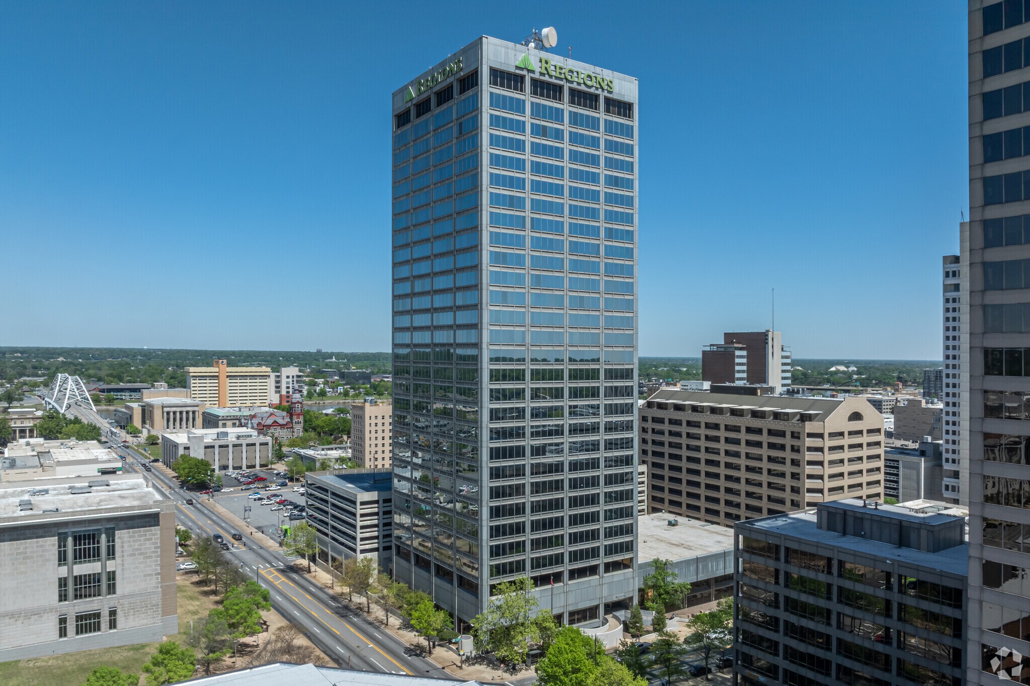 400 W Capitol Ave, Little Rock, AR for lease Primary Photo- Image 1 of 34