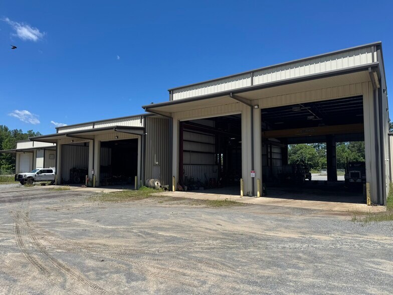 175 Private Road 7335, De Berry, TX for sale - Building Photo - Image 2 of 16