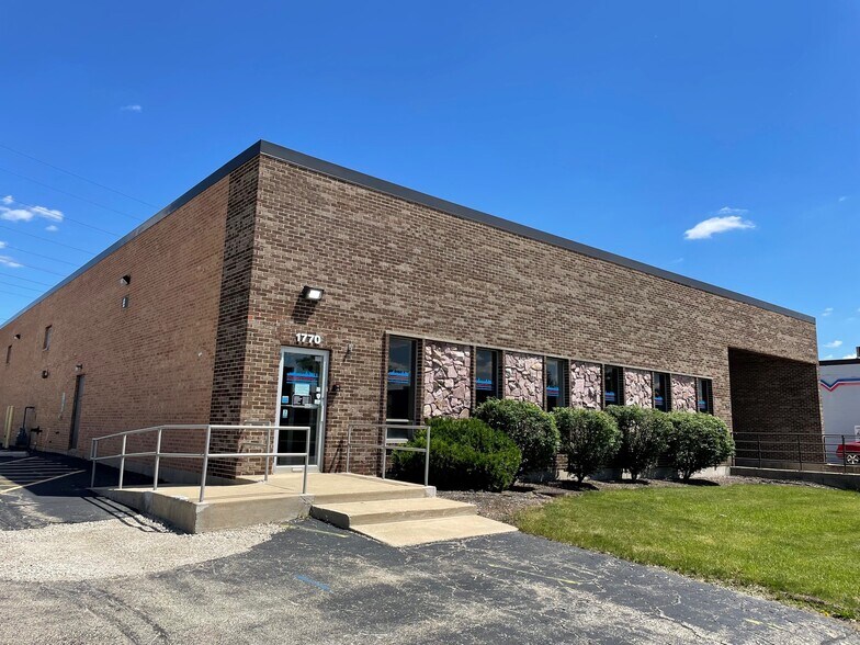 1770 W Cortland Ct, Addison, IL 60101