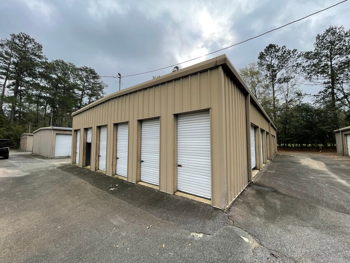 1102 E Jackson St, Thomasville, GA 31792