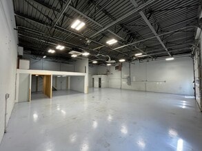 108 Clematis Ave, Waltham, MA for lease Interior Photo- Image 2 of 6