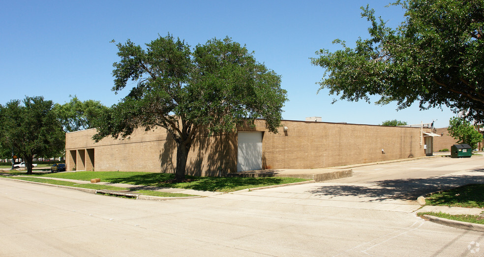 10501 Corporate Dr, Stafford, TX for sale - Building Photo - Image 3 of 5